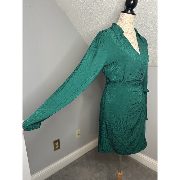 EUC Lilly Pulitzer Nicolina Womens Dress Long Sleeve Evergreen Party Animal Sz 8 - Picture 5 of 11